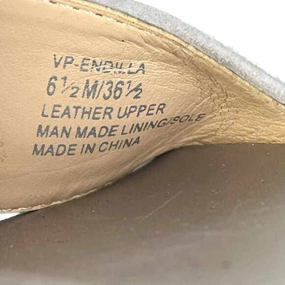 Vince Camuto Leather Jeweled Open Toe Sandal Size 6.5 M Silver Flats - Picture 5 of 7